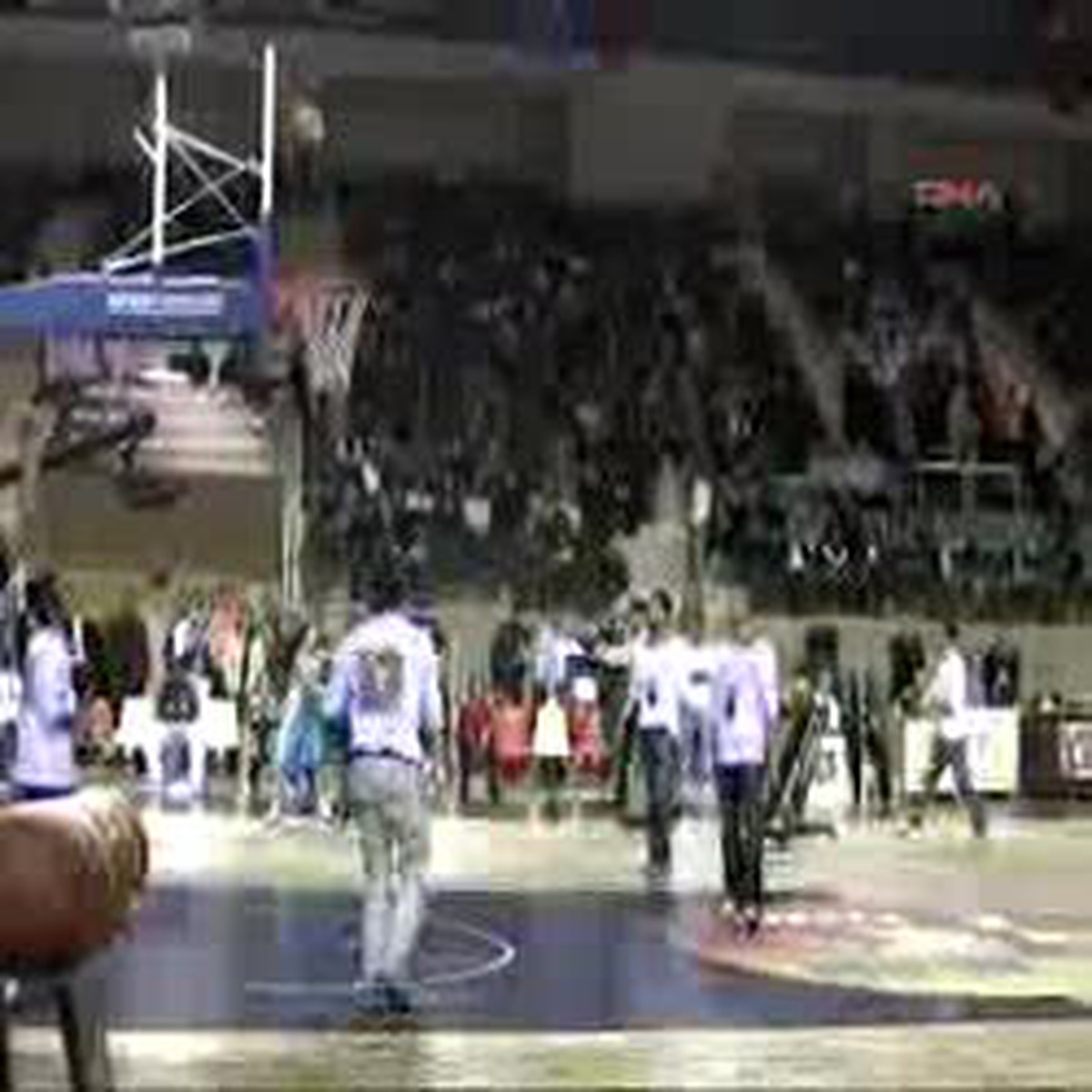 Eskişehir'de Nefes Kesen Basketbol Gösterileri