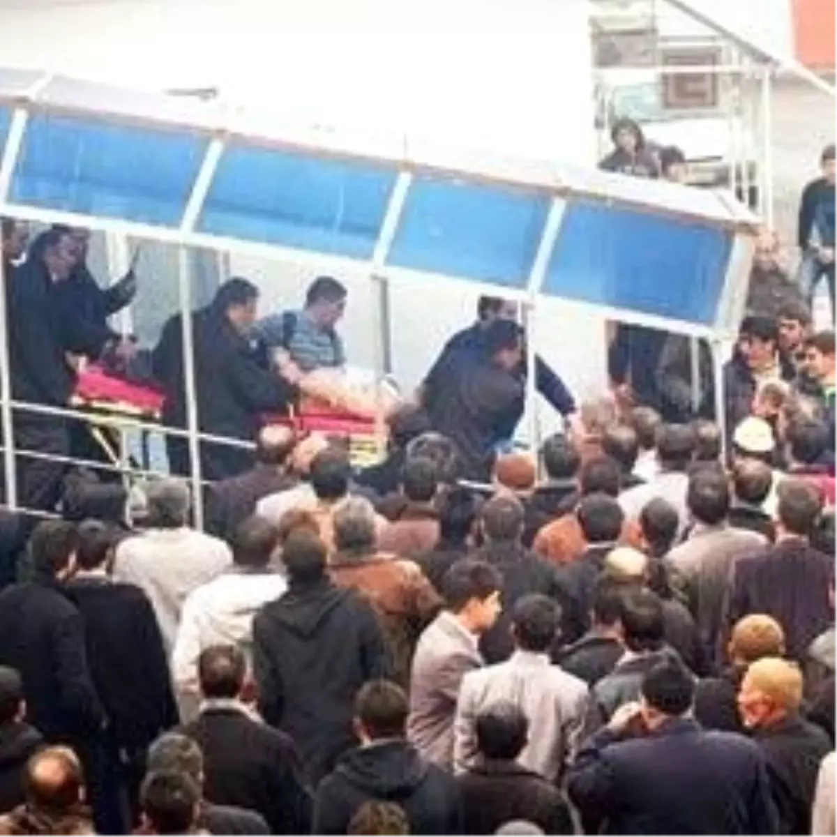 Nusaybin\'de Kız Kaçırma Kavgası: 8 Yaralı