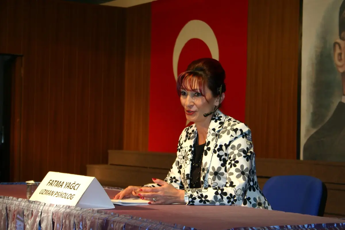 Uzman Psikolog Fatma Yağcı GKV\'de Söyleşiye Katıldı