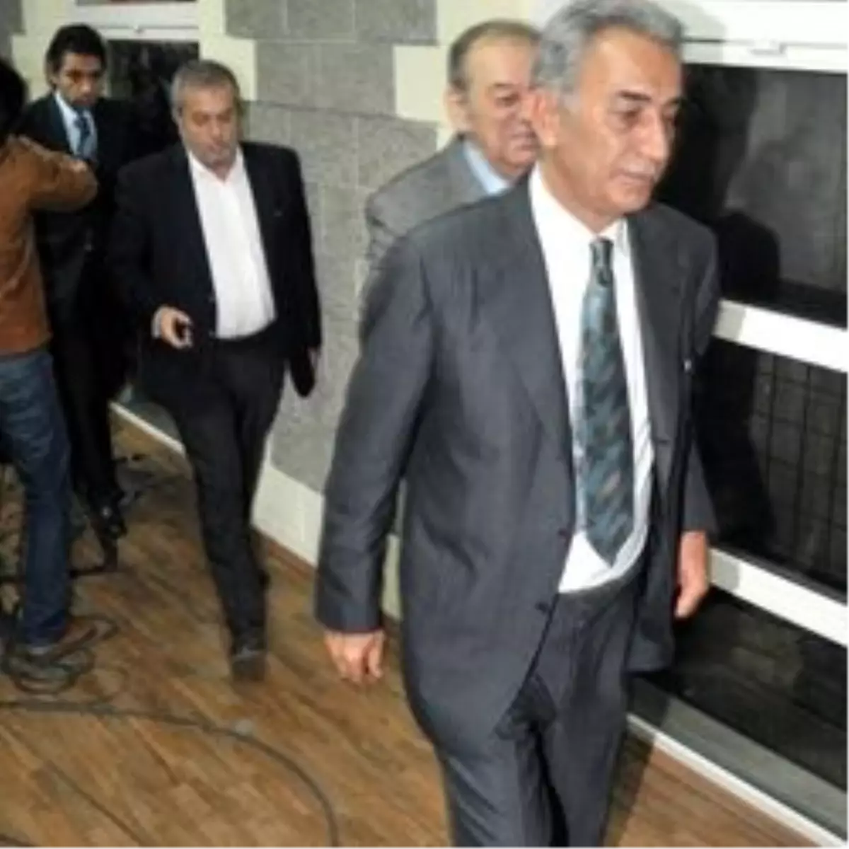 Dha Spor - Galatasaray\'da Kriz Yönetime De Sıçradı