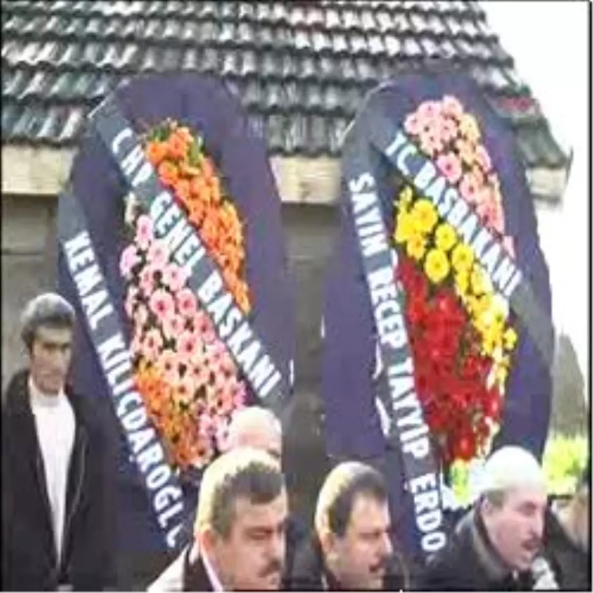 İki Madencinin Cenazesi Gözyaşları Arasında Toprağa Verildi