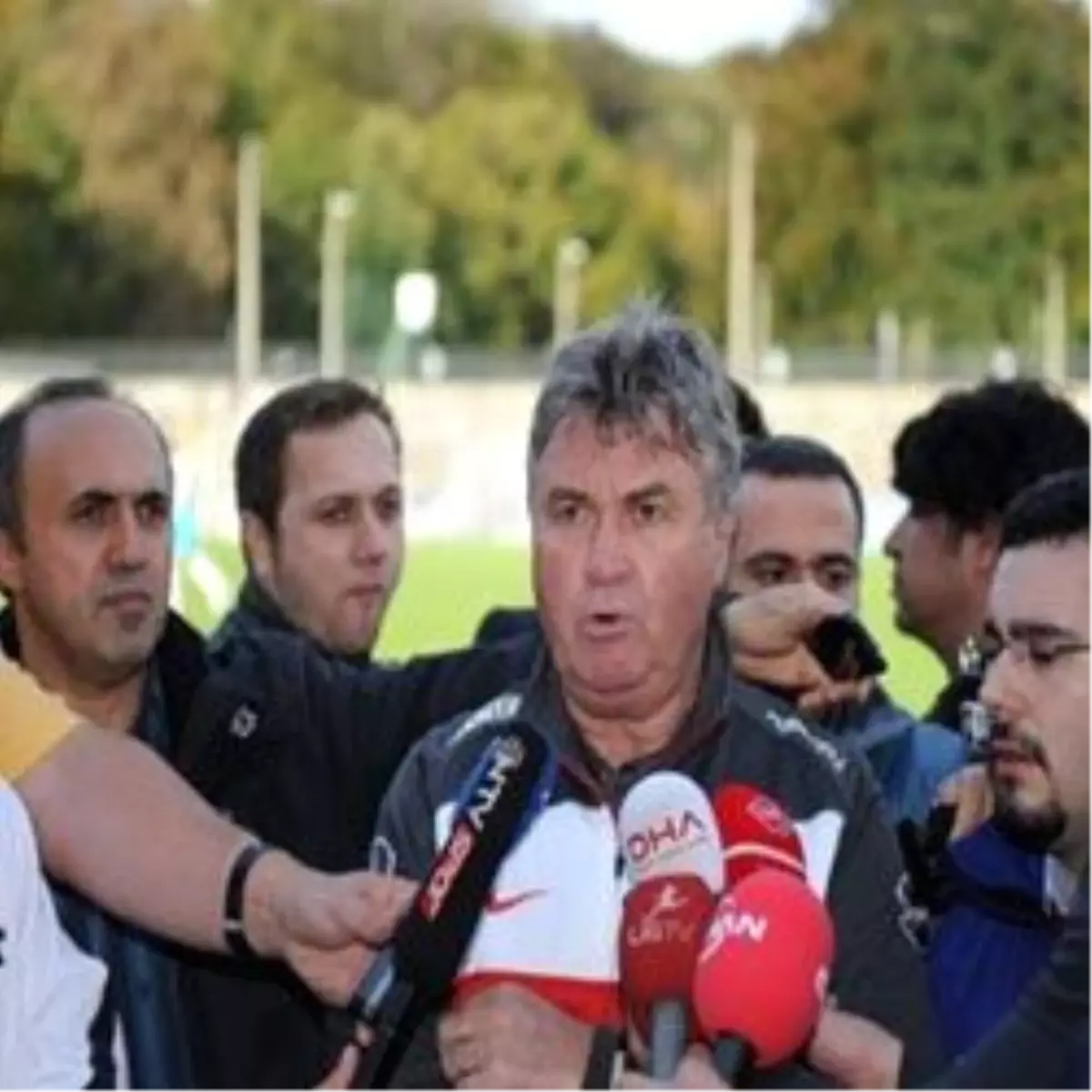 Guus Hıddınk Ve Arsene Wenger The Chance Seçmelerini Ziyaret Etti