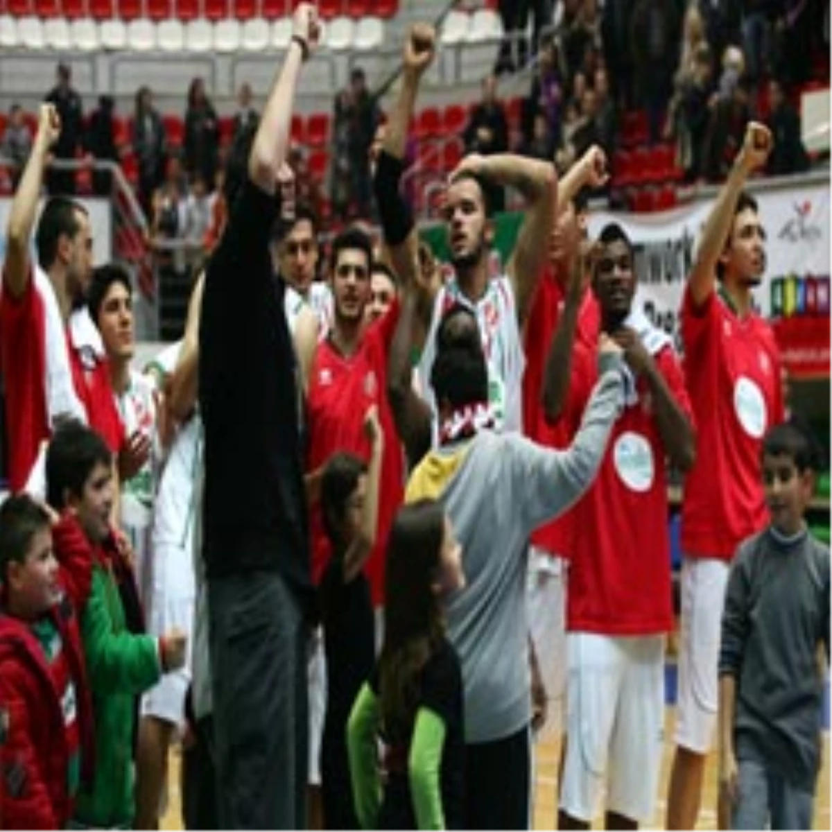 Beko Basketbol Ligi...Pınar Karşıyaka: 76 - Tofaş: 69