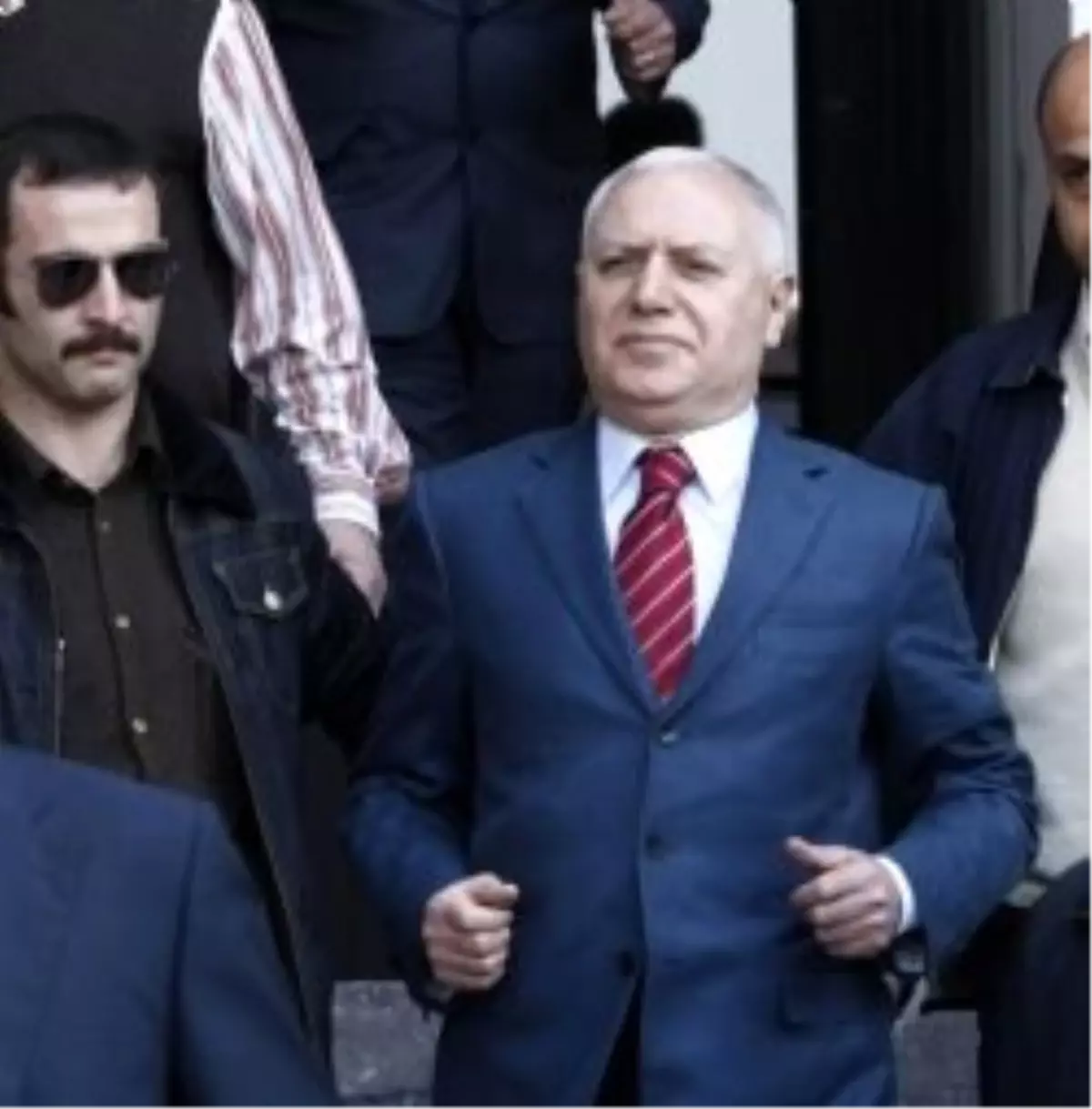 Haberal\'ın Avukatı: " Yoksa, Arama Bir İnfaz Mı3f"