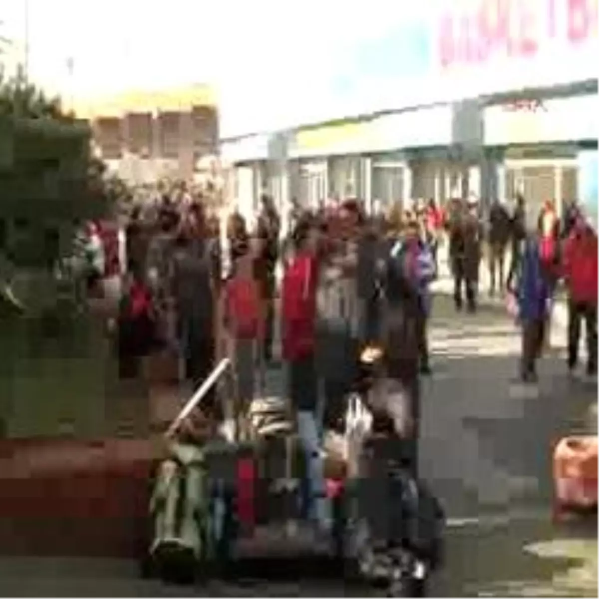 Arkadaşları İçin Yürüdüler