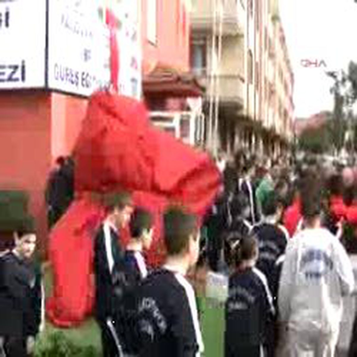 İşte Sırrı Acar'ın Heykeli