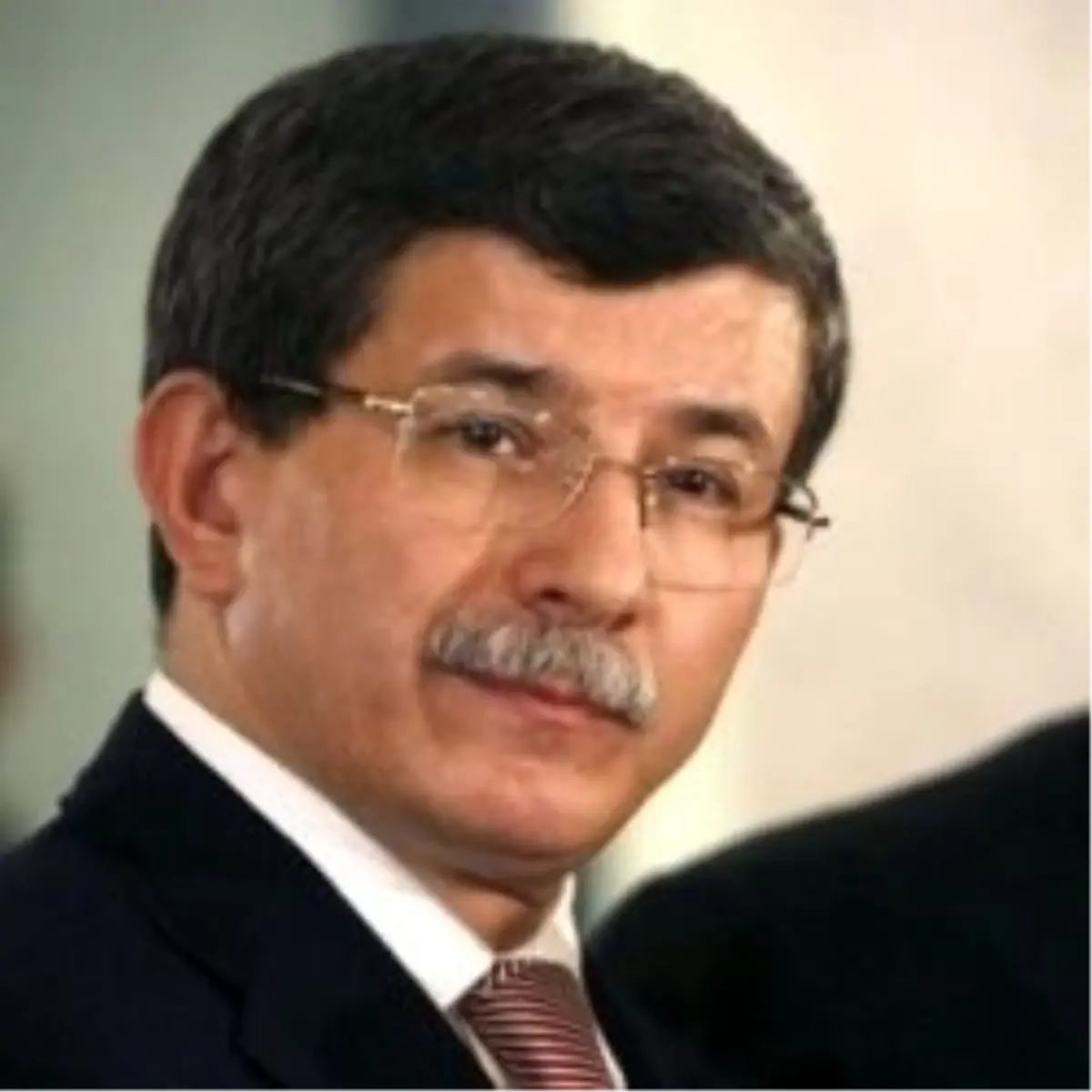 - Dışişleri Bakanı Ahmet Davutoğlu Strasbourg\'ta