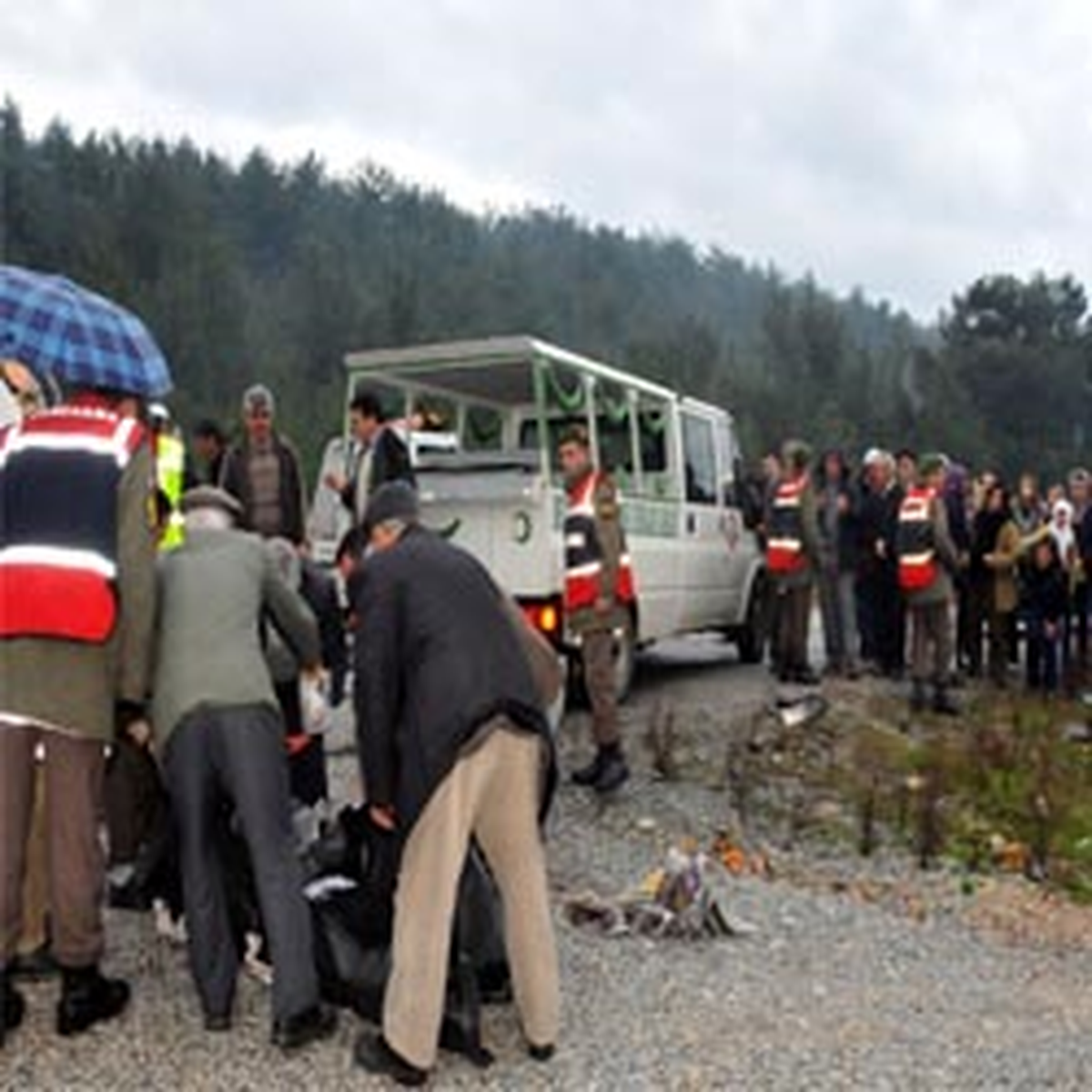 Muğla'da Minibüs Devrildi: 1 Ölü, 2 Yaralı (fotoğraflı