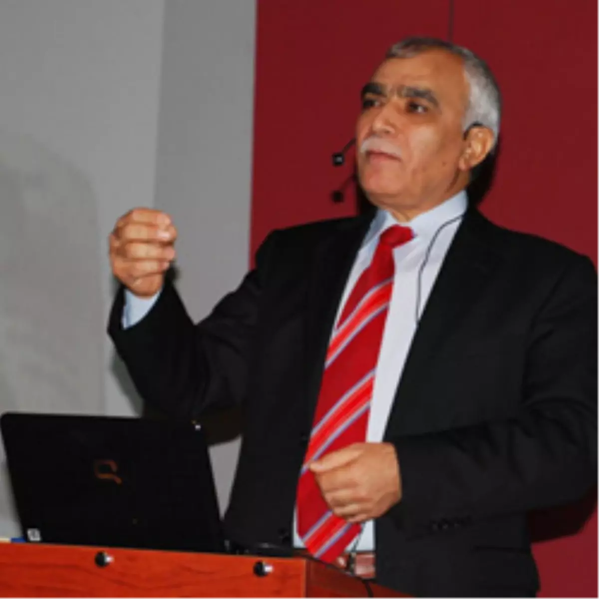 Tarihçi-Yazar Mustafa Turan Akyazı’da Konferans Verdi