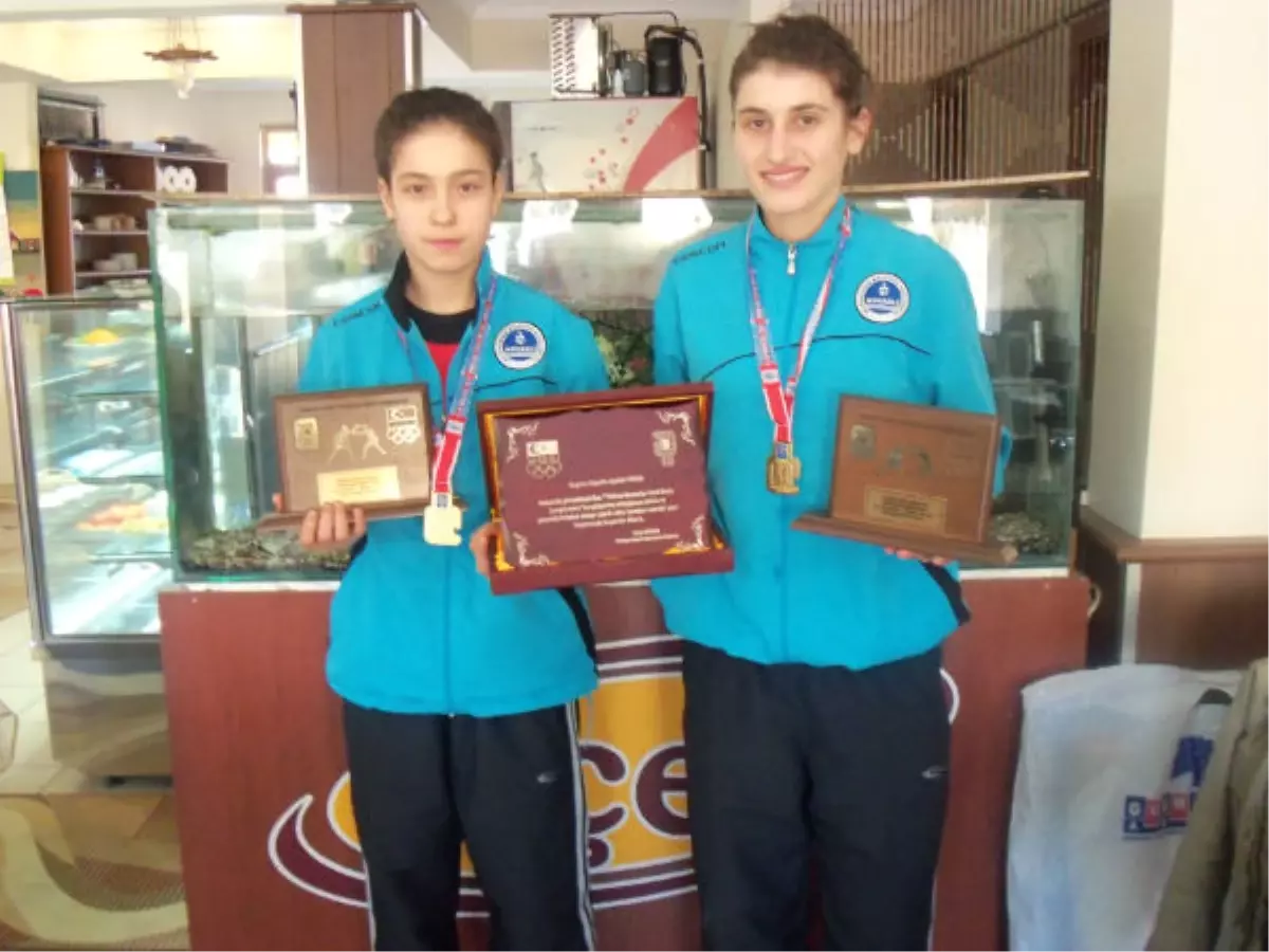 Bayan Yumruklardan Üç Türkiye Şampiyonluğu