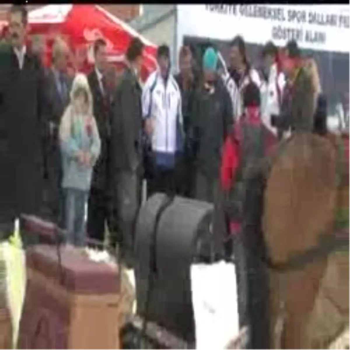 Fısu Başkanı Killian\'ın Atlı Kızak Keyfi