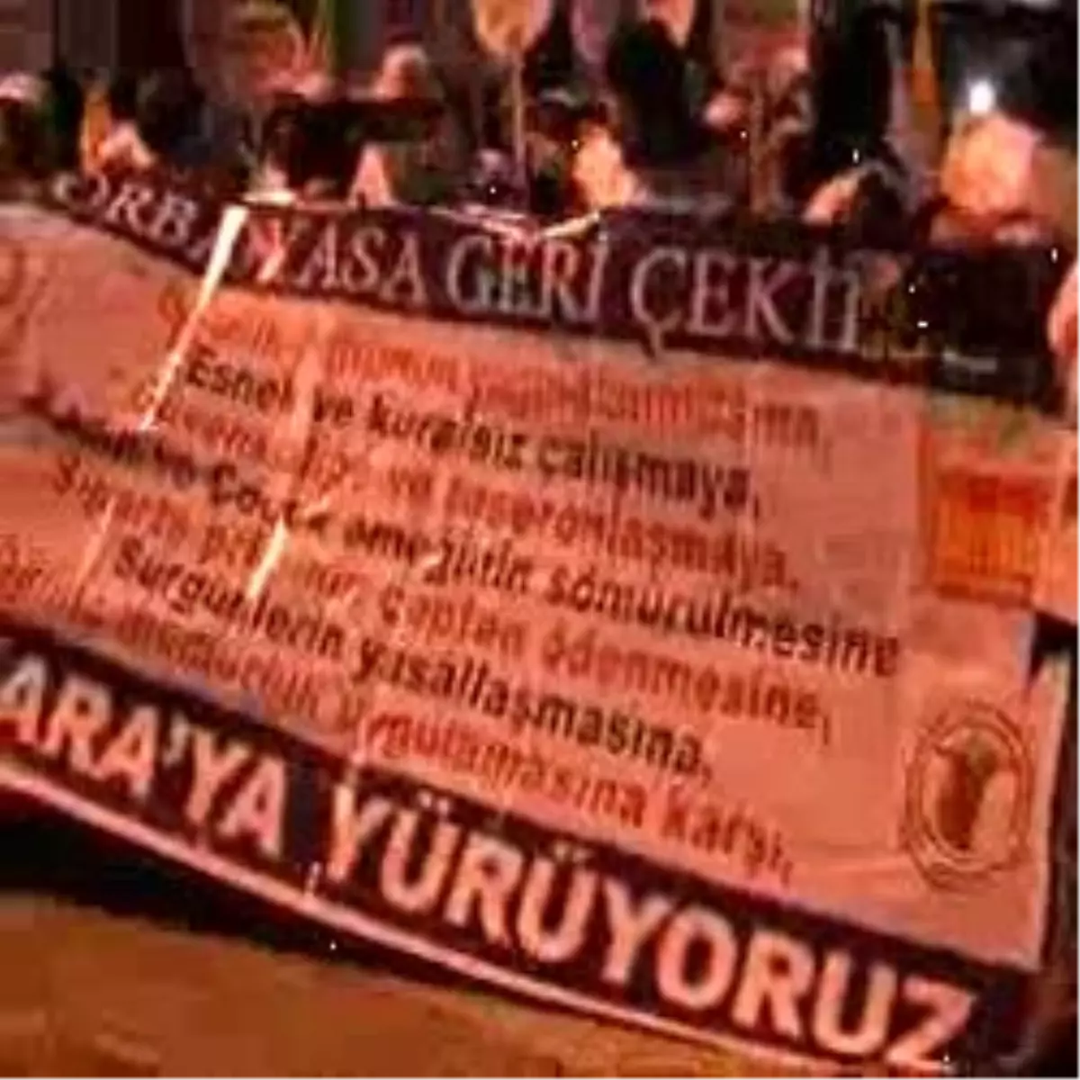 "İşsizlik, Güvensizlik Getiren Bu Torba Yasasını Geri Çektireceğiz"