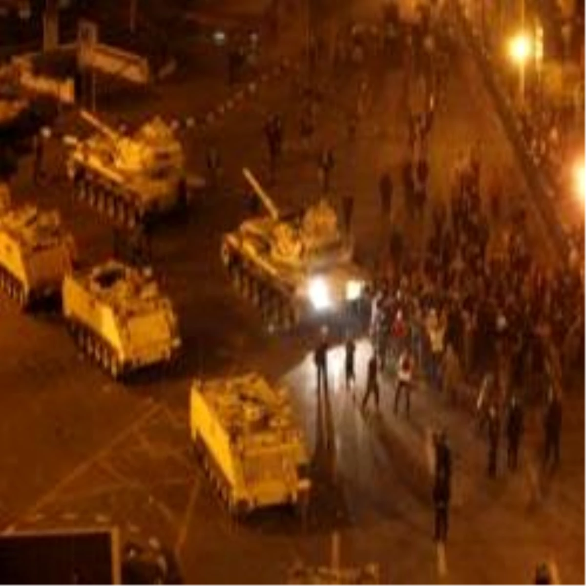 Tahrir Meydanında 500 Yaralı