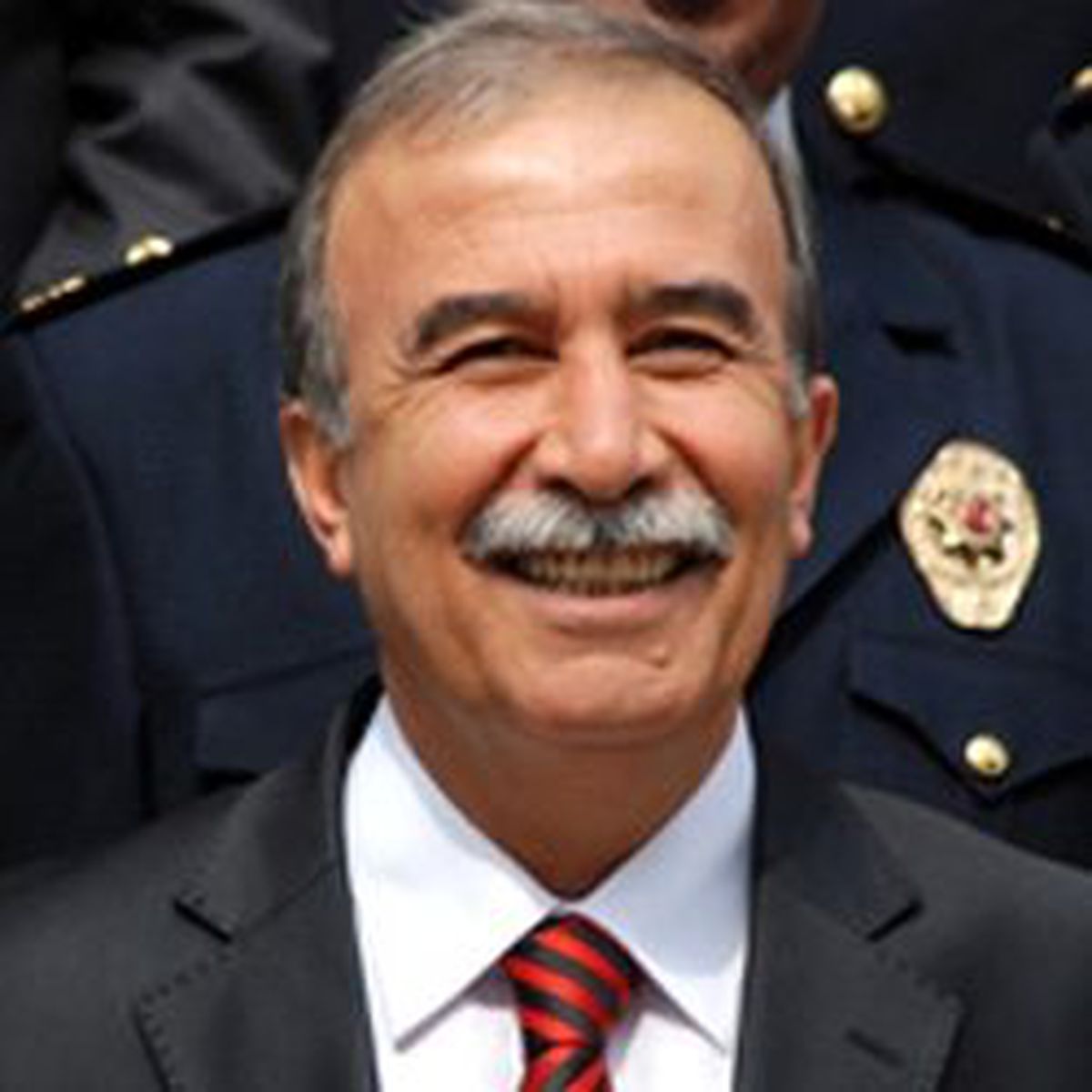 Hanefi Avcı'ya Şok!