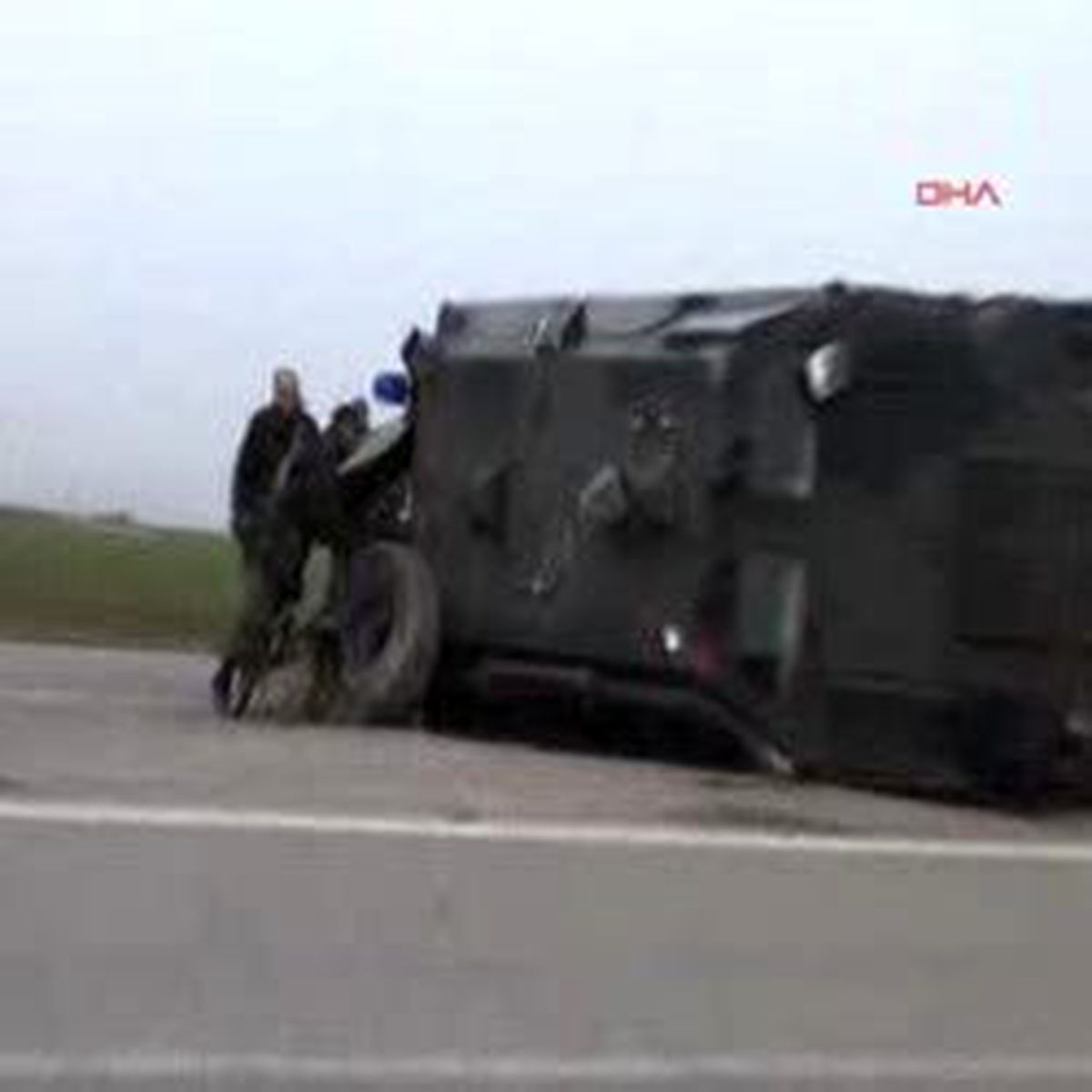 Kamyon Askeri Araca Çarptı: 7 Asker Yaralı