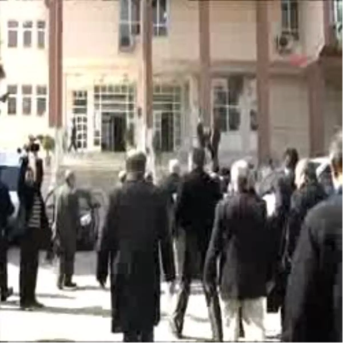 Mersin-Adliye Koridorunda Karikatür Sergisi