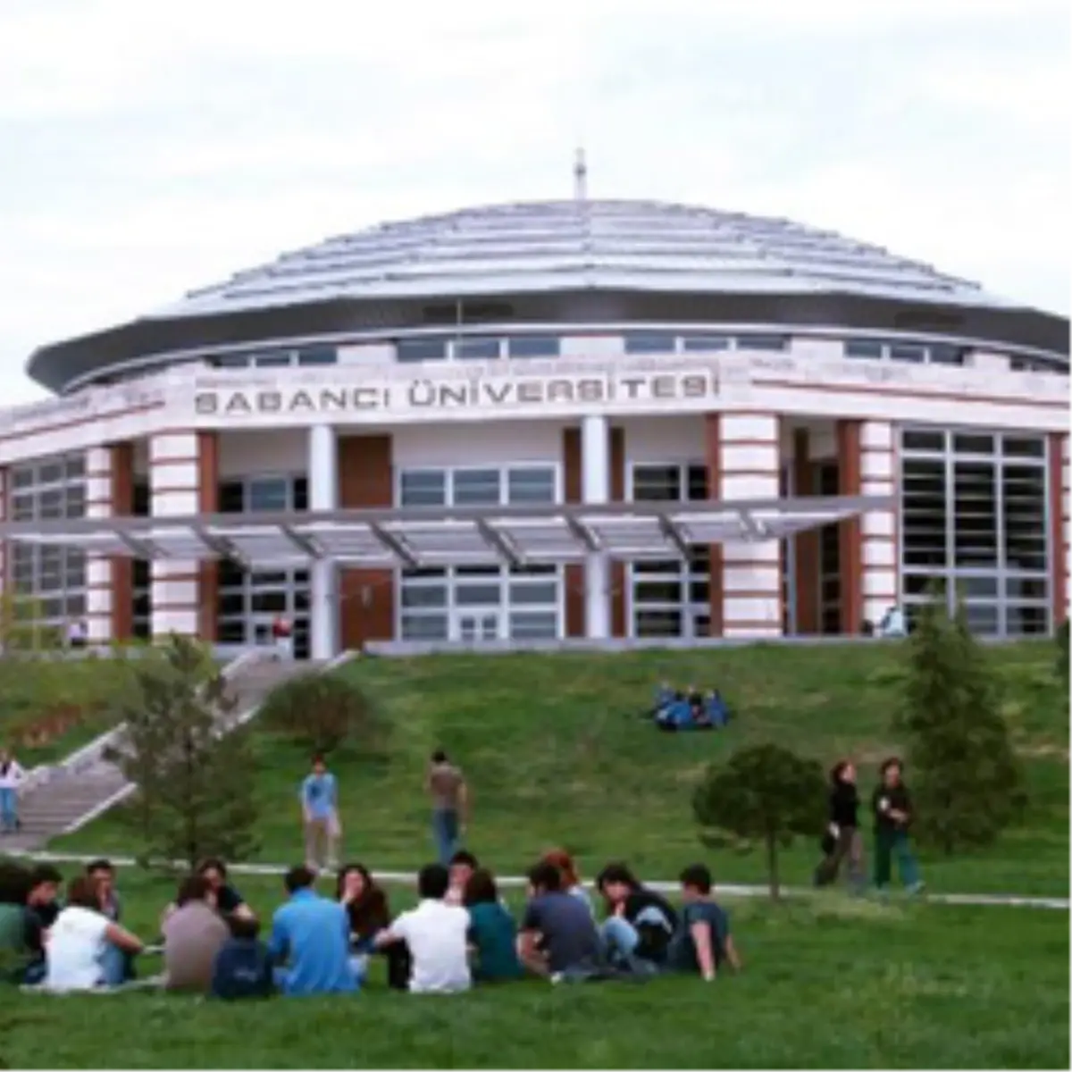 Sabancı Üniversitesi Wall Street Journal Ve The Economist\'te