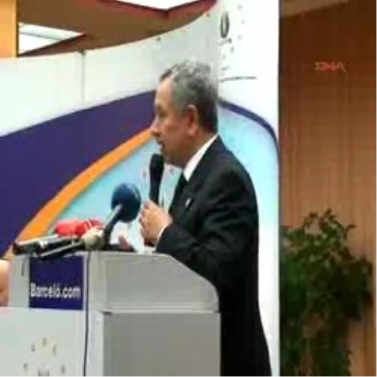 Bülent Arınç: "Laik Devlet Tüm Dinlere Eşit Mesafede Olmalı"