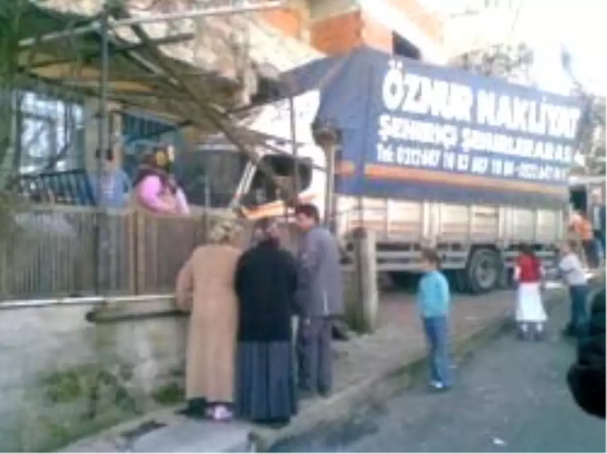 Başakşehir\'de Kamyon Dehşeti