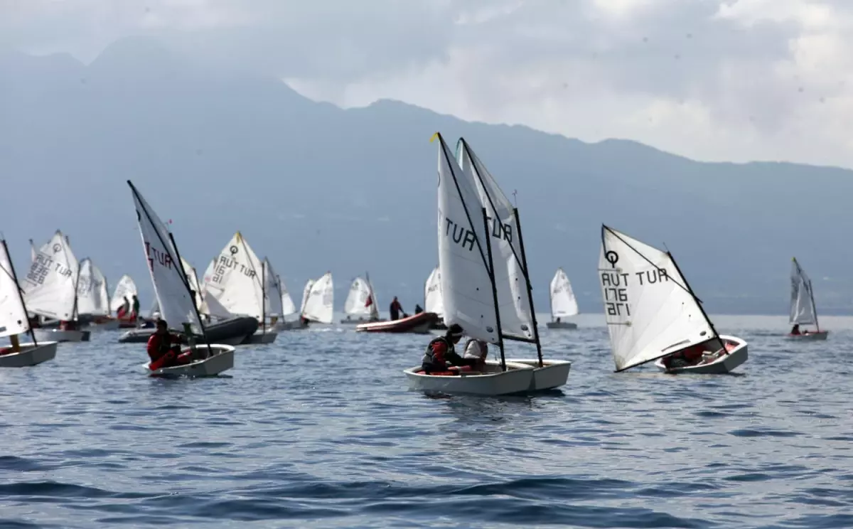 Amiral Turgutreis Yelken Yarışları 350 Yelkenciyi Buluşturdu