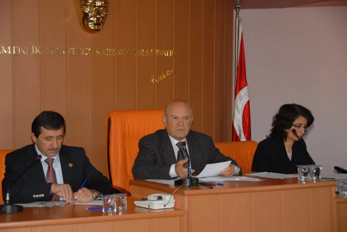 Karaman Belediye Meclisi Türkçemize Sahip Çıktı