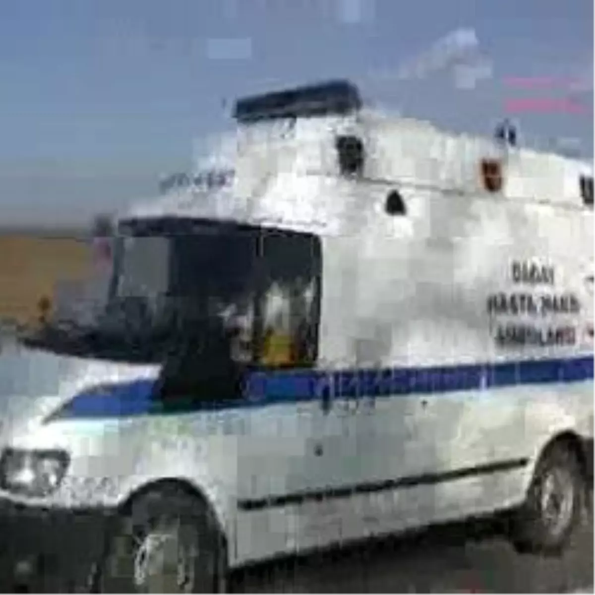 Minibüs Kanala Uçtu