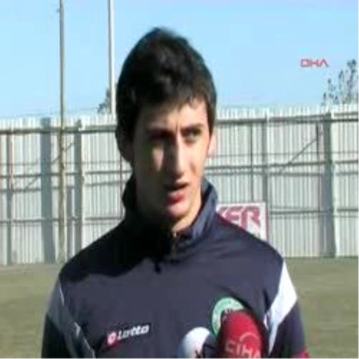 Konyasporlu Futbolcu Ali Dere: \'\'Ligde Kalacağız\'\'