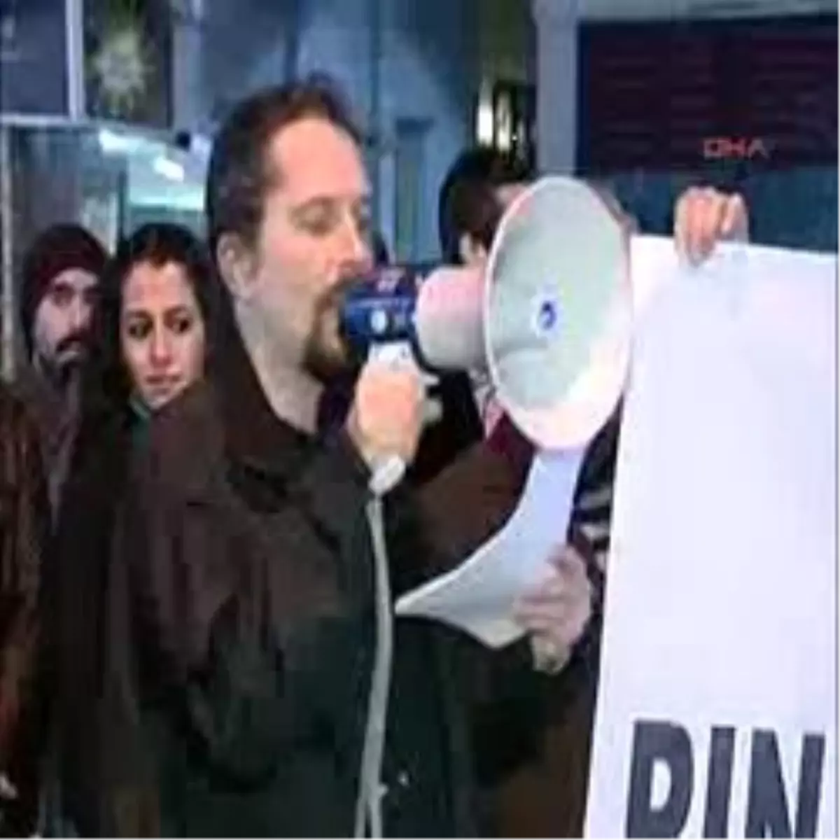 Pınar Sağ'a Sanatçılardan Destek