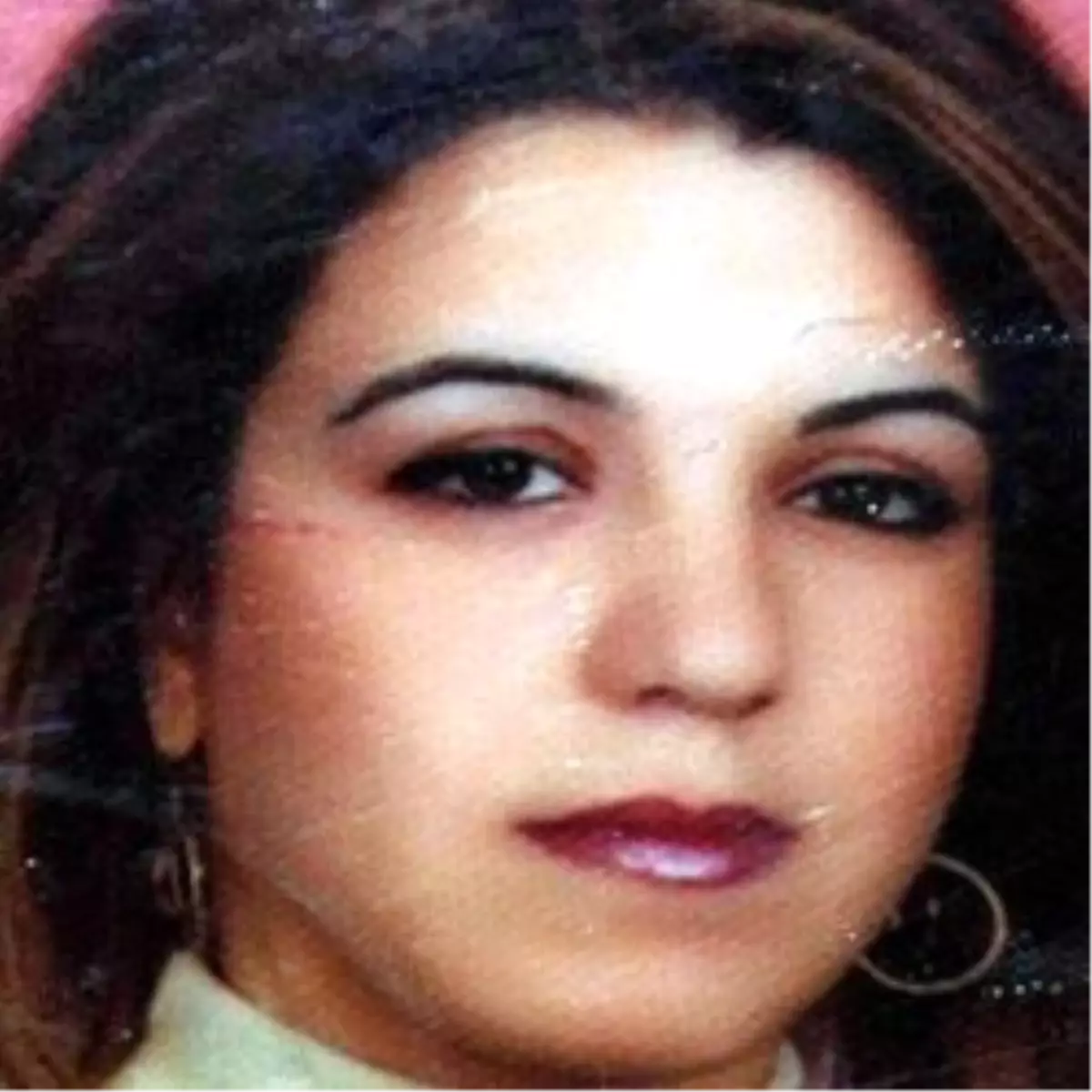 Mezarlıkta Kendi Kafasına Sıktı