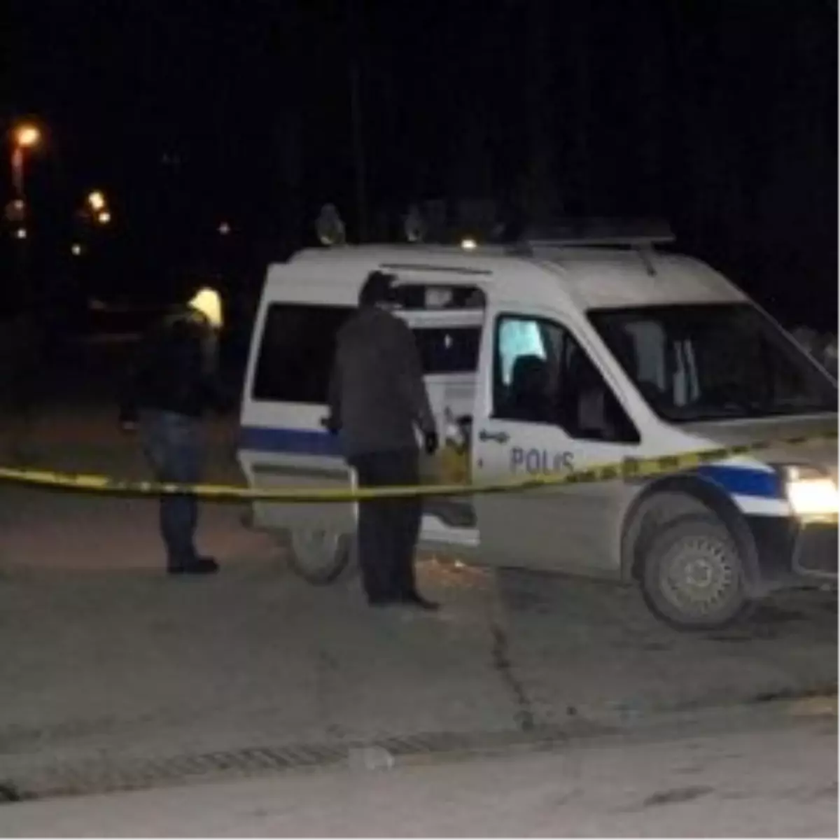 Polise Atmaya Çalıştığı Bomba Elinde Patladı