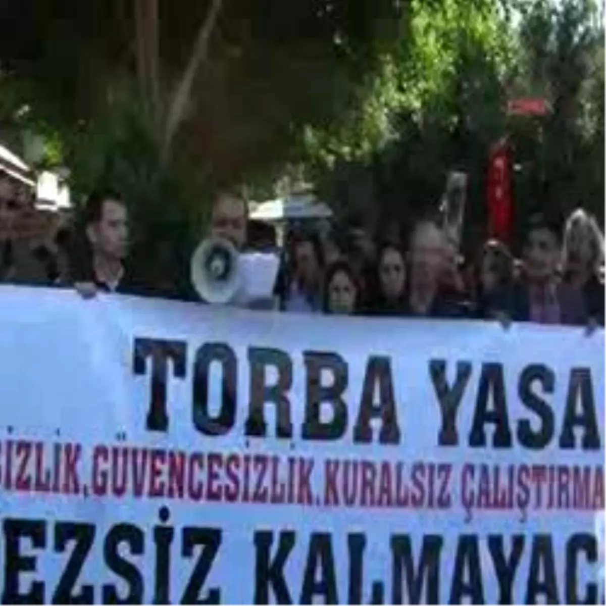 Alanya'da Halk Pazarında 'Torba Yasa Tasarısı' Eylemi