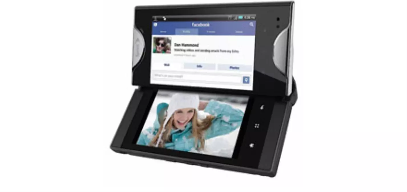 Dünyanın İlk Çift Ekranlı Telefonu!