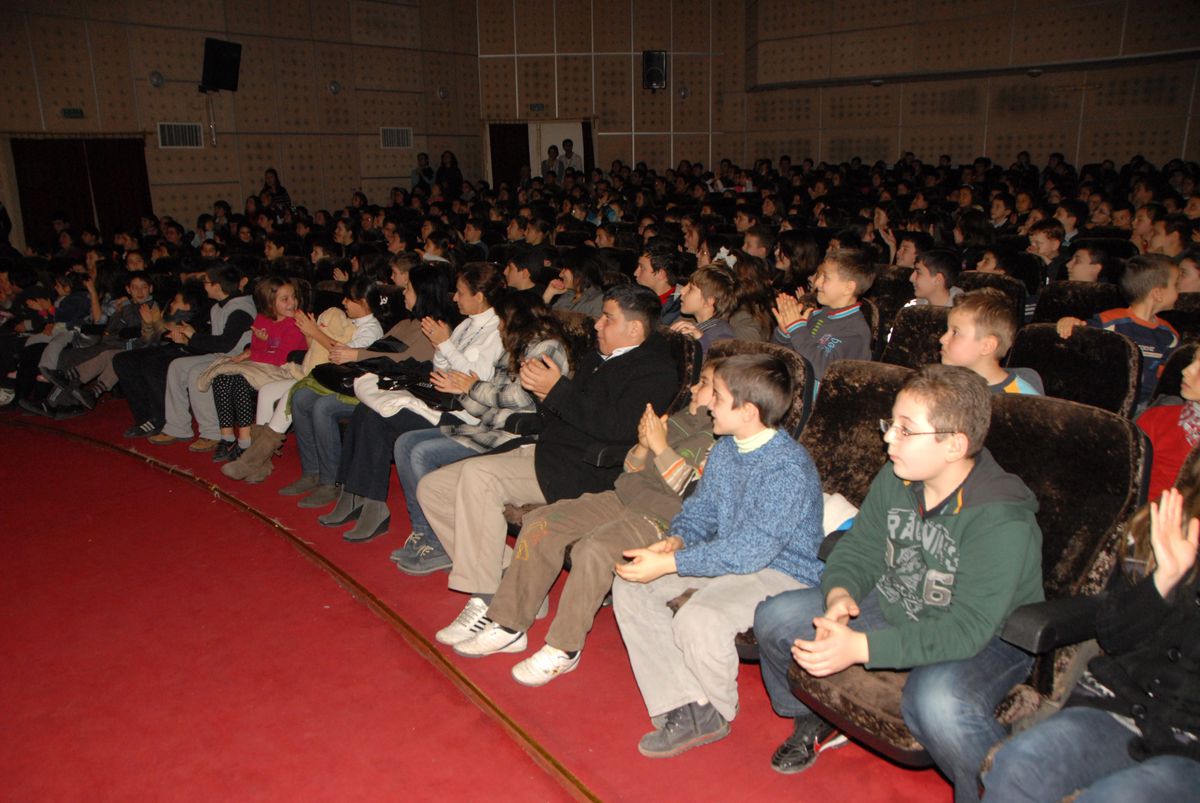 Magic Necmi Öğrencileri Büyüledi