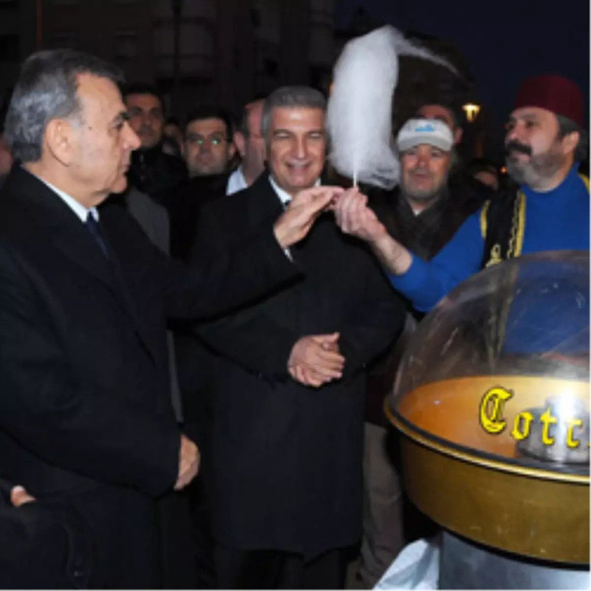 Karşıyaka Tünel Üstüne 'Keyifli' Açılış!

