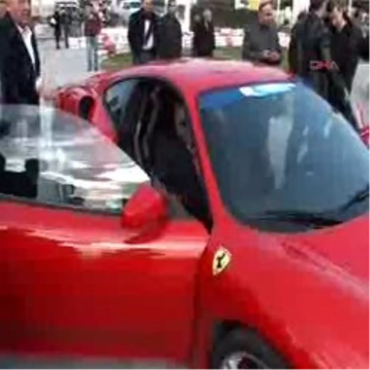 Ferrari İle Seçim Startı Verdi