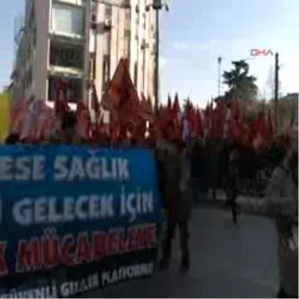 Kadıköy'de Torba Yasasına Tepki Yürüyüşü