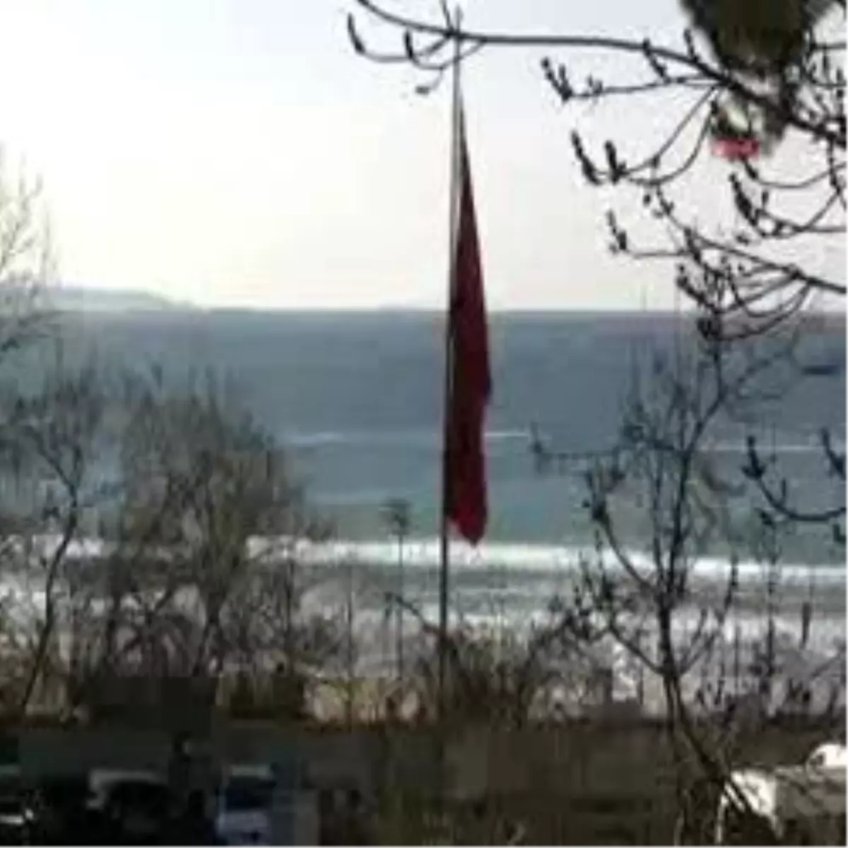 Karadeniz'in Rüzgarsız Dev Dalgaları Şaşırttı