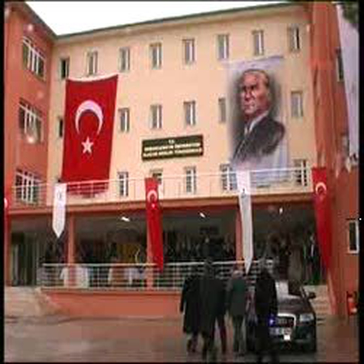 Samsun - Bakanlar Üşümesin Diye, Deri Koltuklara Kilim Örtüldü
