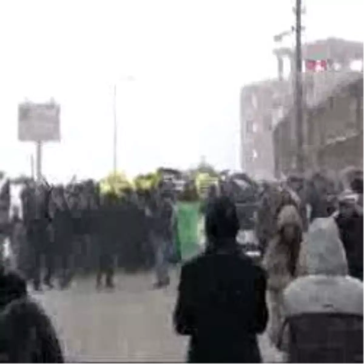 Şırnak - Bdplilerin Oturma Eylemi -- Güneydoğu\'da Olaylar Çıktı