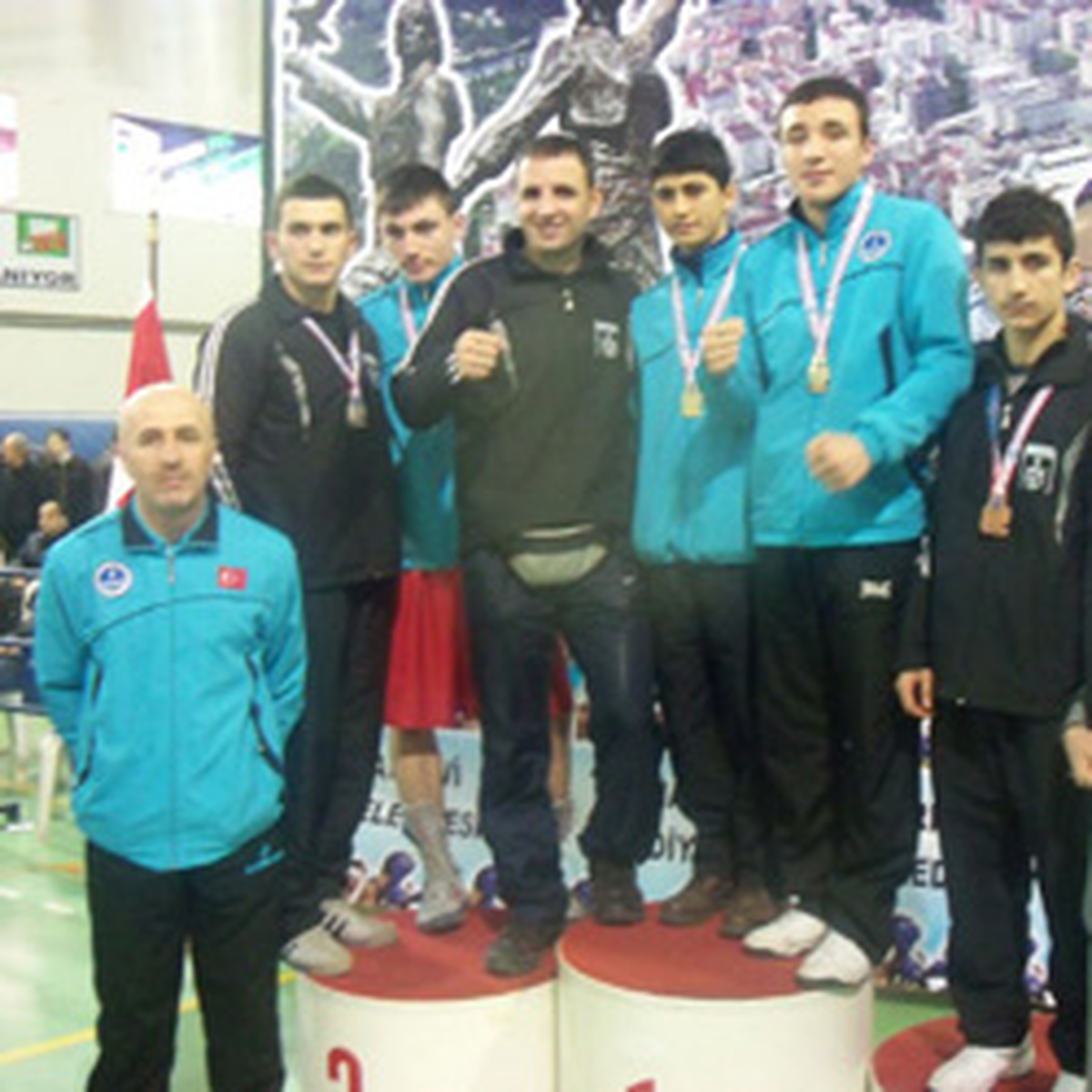 Kağıtsporlu Yumruklardan 8 Madalya
