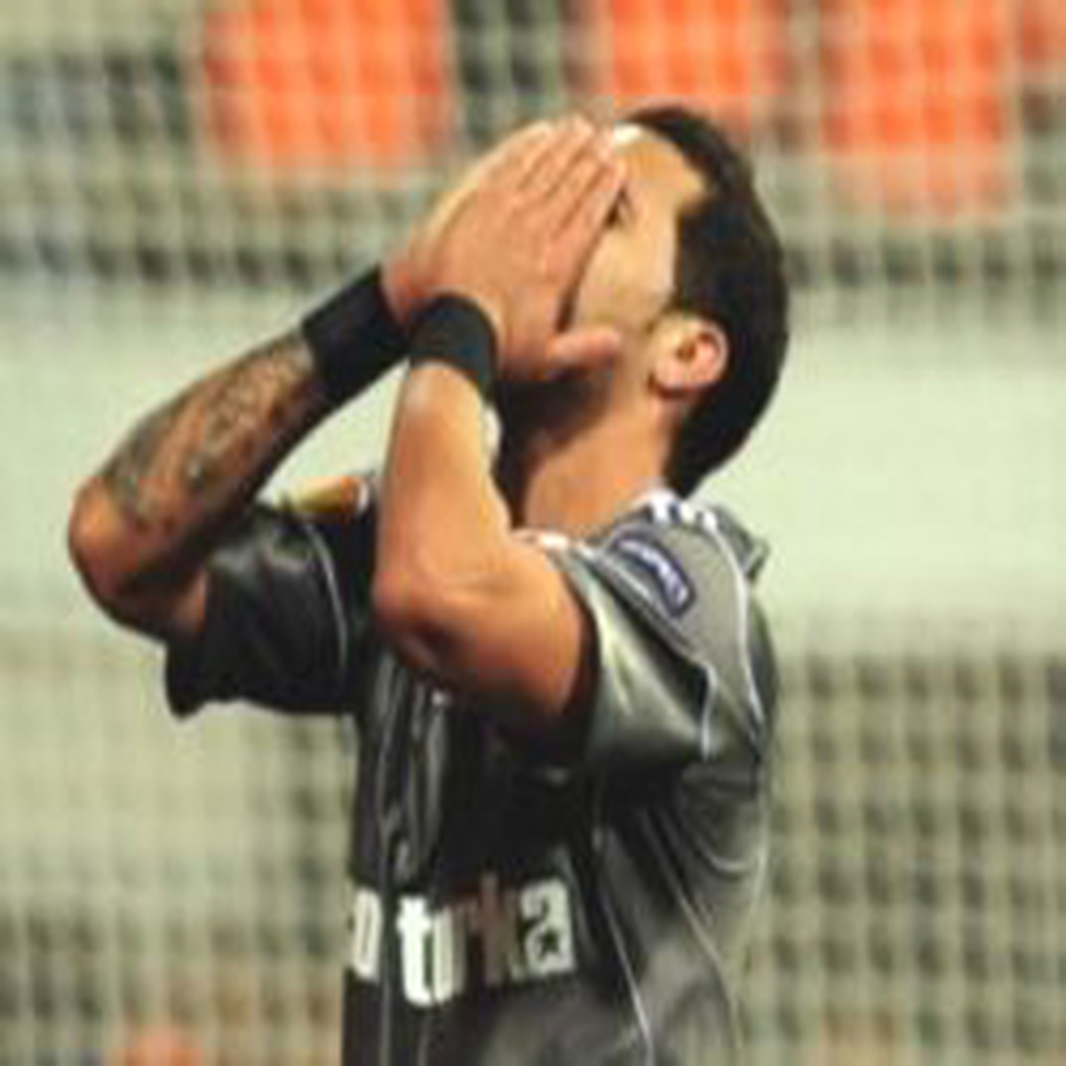 Beşiktaş\'tan Tura Erken Veda