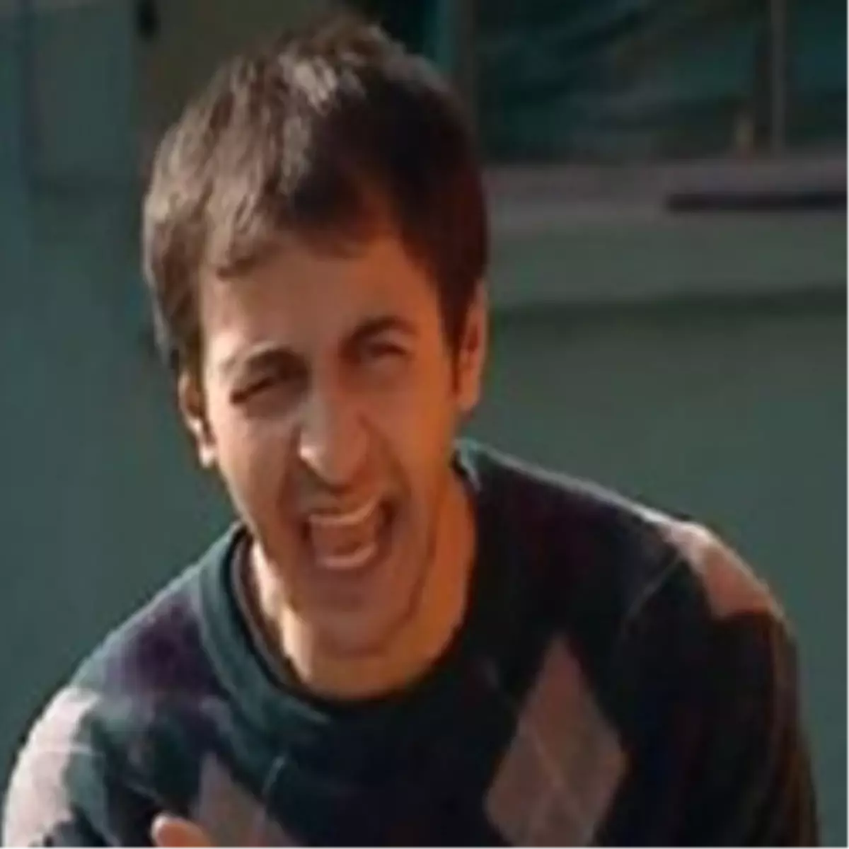 Lala Müfik Dolandırıldı