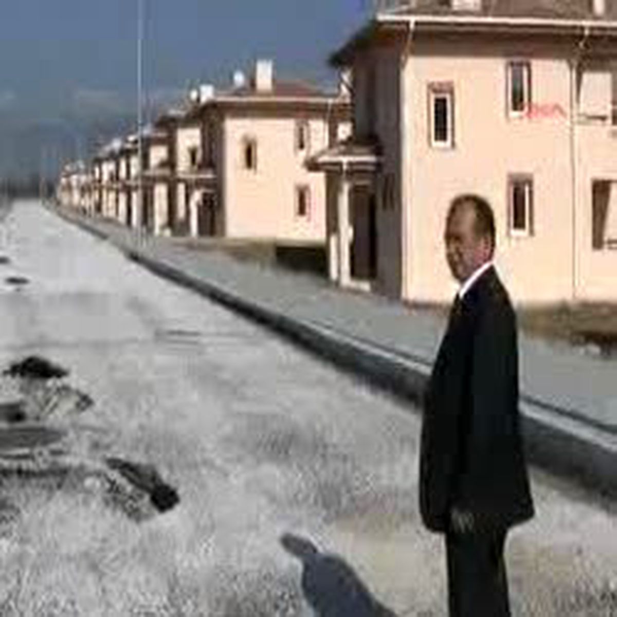 Konutların Oturulmadan Yolu Çöktü
