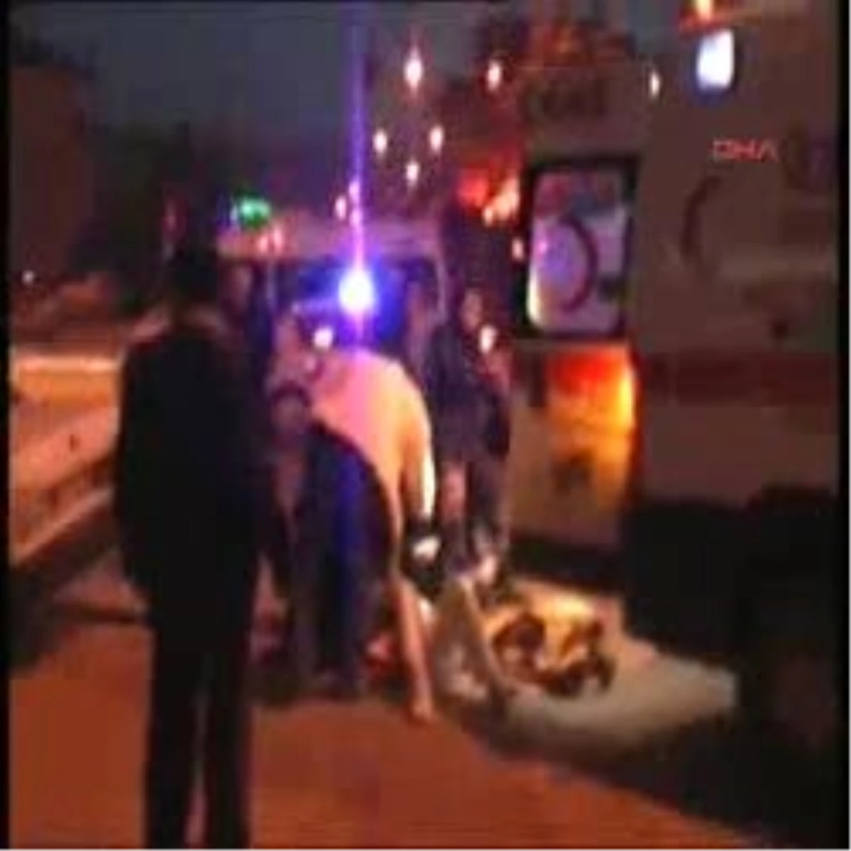 Adana\'da Ambulansla Otomobil Çarpıştı