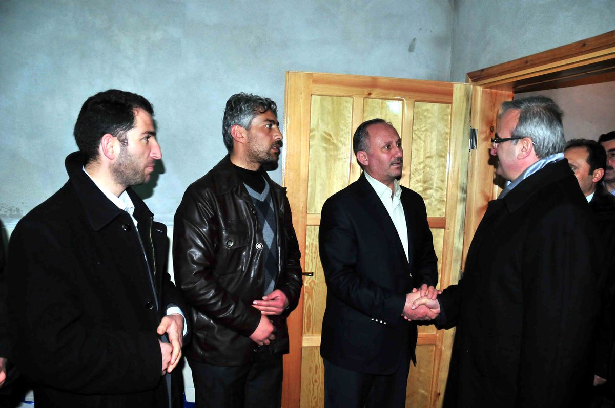 Vali Karaloğlu, Personelin Ailesine Taziye Ziyaretinde Bulundu