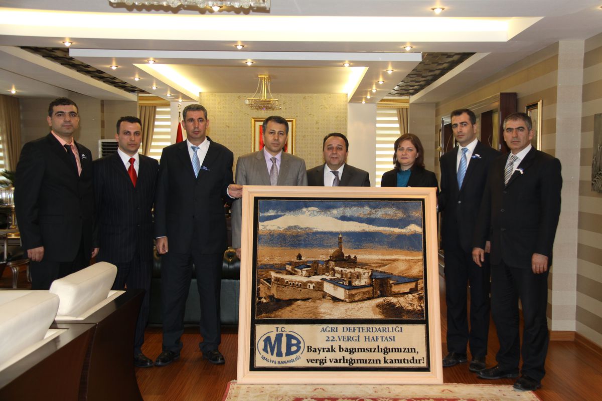 Ataşehir Belediyesi, Kurbağalıdere’yi Ağaçlandırıyor