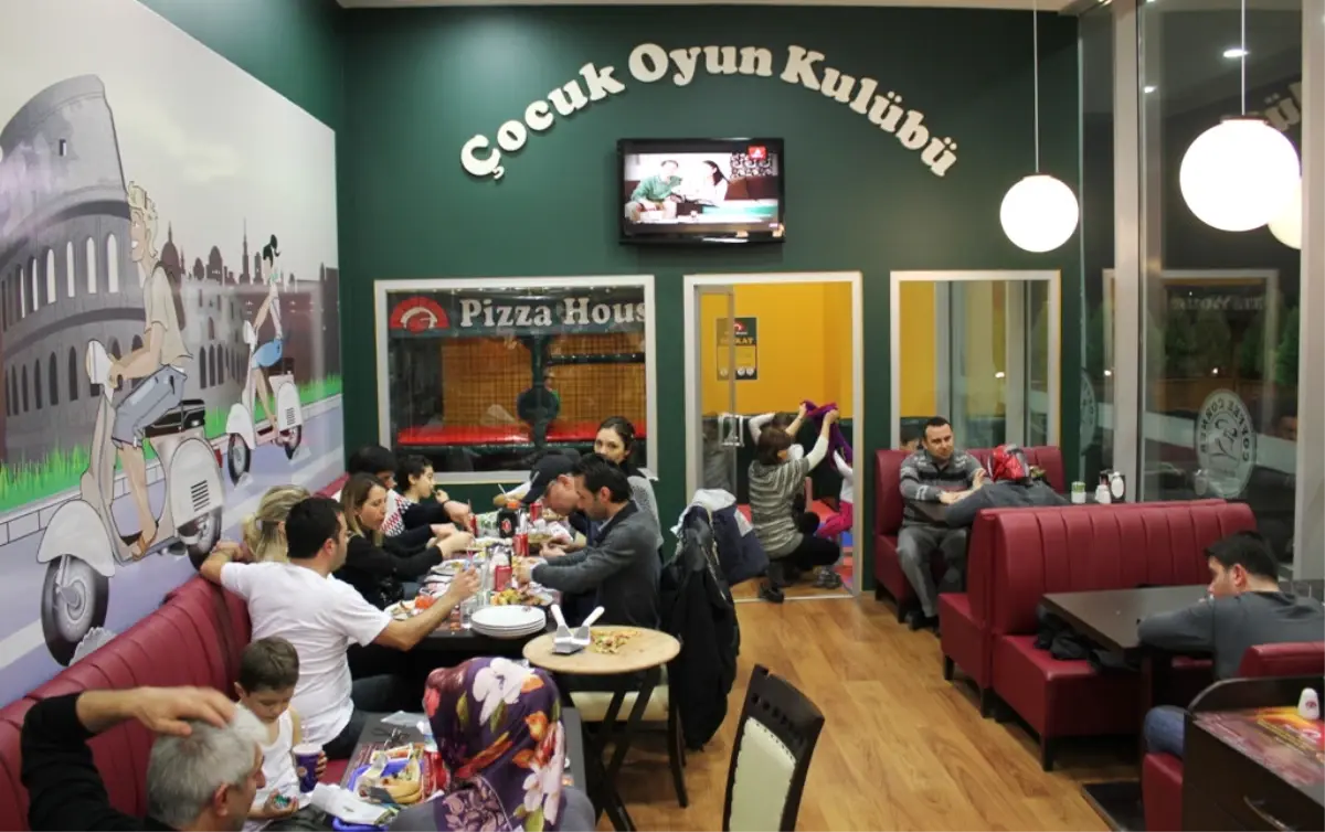 Pizza House, Büyük İlgi Görüyor