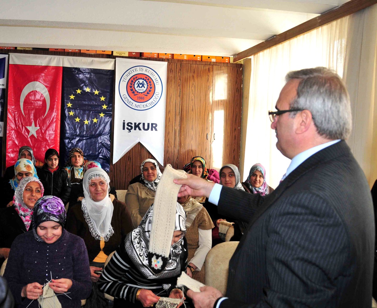 Vali Karaloğlu, Çorap Ören Bayanları Ziyaret Etti