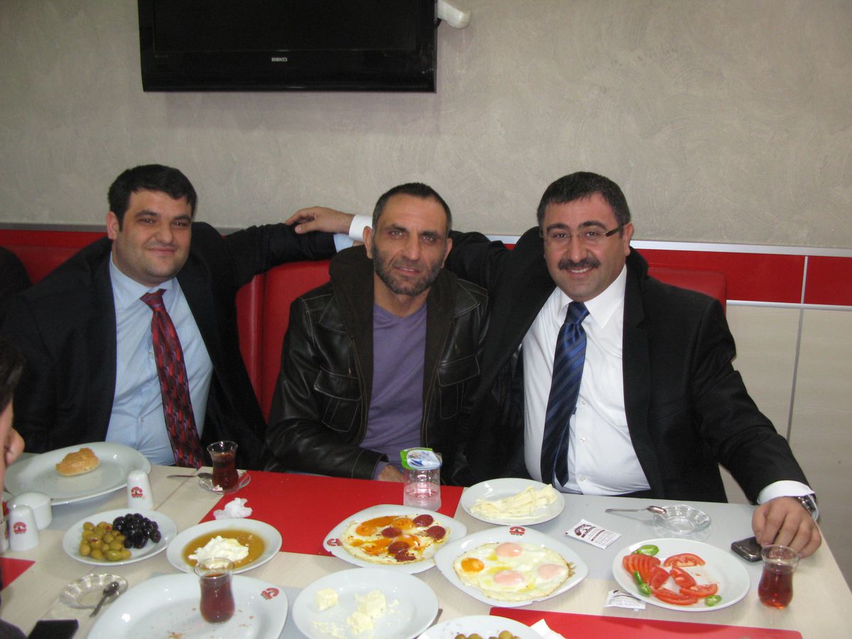 Memati Ve Okur Kümes’te Buluştu