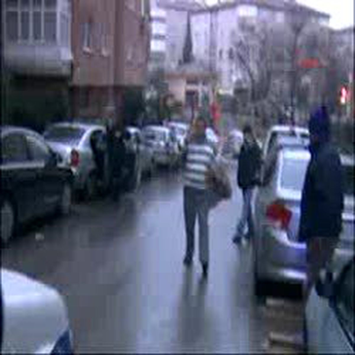 (Özel Görüntülerle) Üsküdar?Da Aile Kavgası: 3 Yaralı